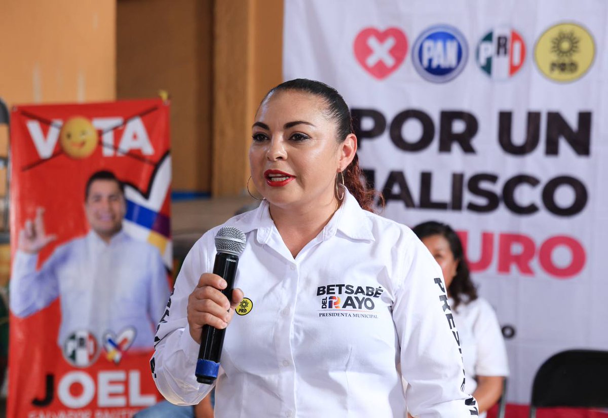 ¡Hoy no paramos! Seguimos recorriendo la Región Sur de Jalisco. Hicimos una parada en municipio de Gomez Farías con Betsabé Del Rayo, que está lista para defender a la gente trabajadora desde el gobierno municipal. Las exigencias de la gente son muy claras: necesitamos retomar…