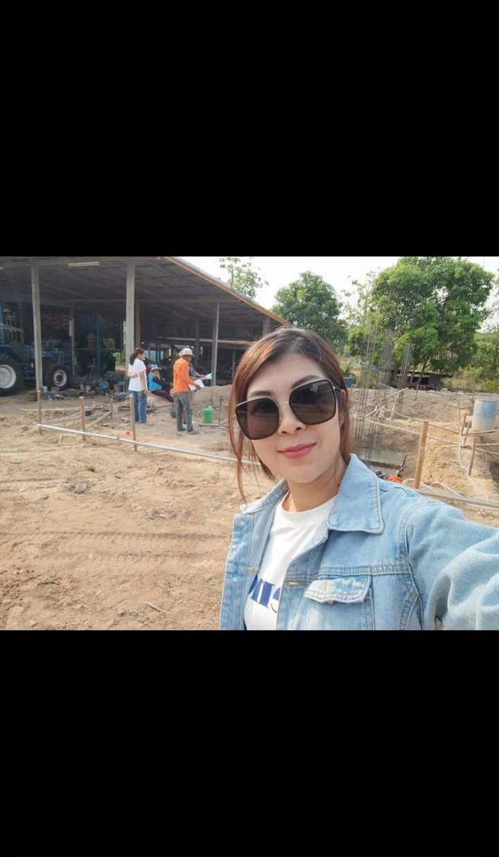 golf_nora's tweet photo. เจ้ป๋อมแป๋ม 
เมียผู้รับเหมาสร้างฝันบ้านสวย
ผัวเผลอเมื่��ไรชอบให้กรรมกรมาลงแขก
#เย็ดทรงเจ้ #อยากเย็ดเมียเขา https://t.co/PeSAiIAxJh