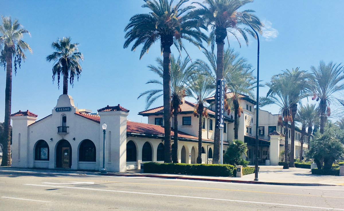 allenbacon's tweet photo. My latest walk through Western #USA was in #Fresno
We were there for a 3 day #art workshop by #oilpainter Daniel Keys at Sense of Place #gallery- close to #FigGarden , #FresnoHigh, #TowerDistrict, #FresnoCC
My Free time was spent walking #Fresno and talking with the locals. https://t.co/KHQ5UY2y68
