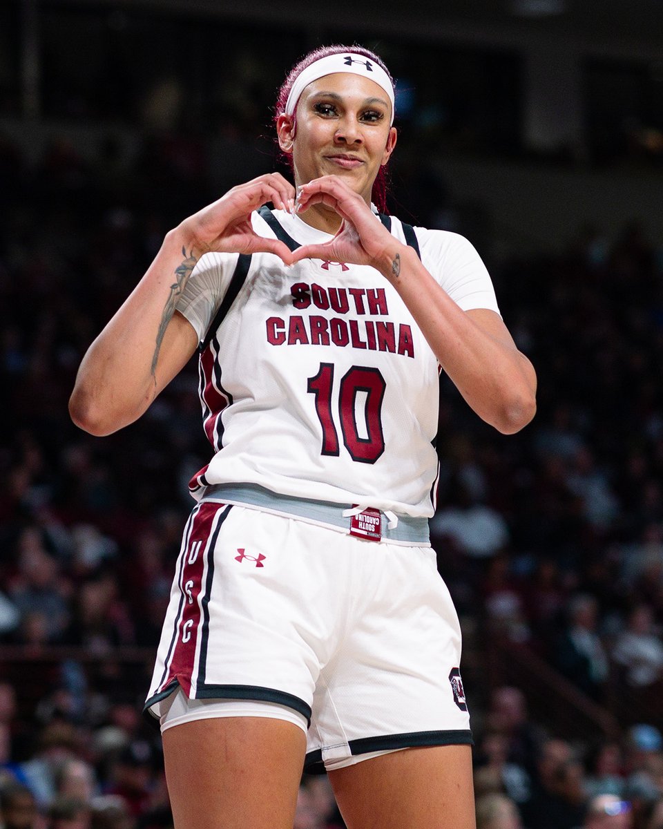 GamecockWBB's tweet photo. Happy @WNBA Draft Day to our 👑 @Kamillascsilva! 

📺 ESPN 7 PM ET https://t.co/8gzZeiihrB