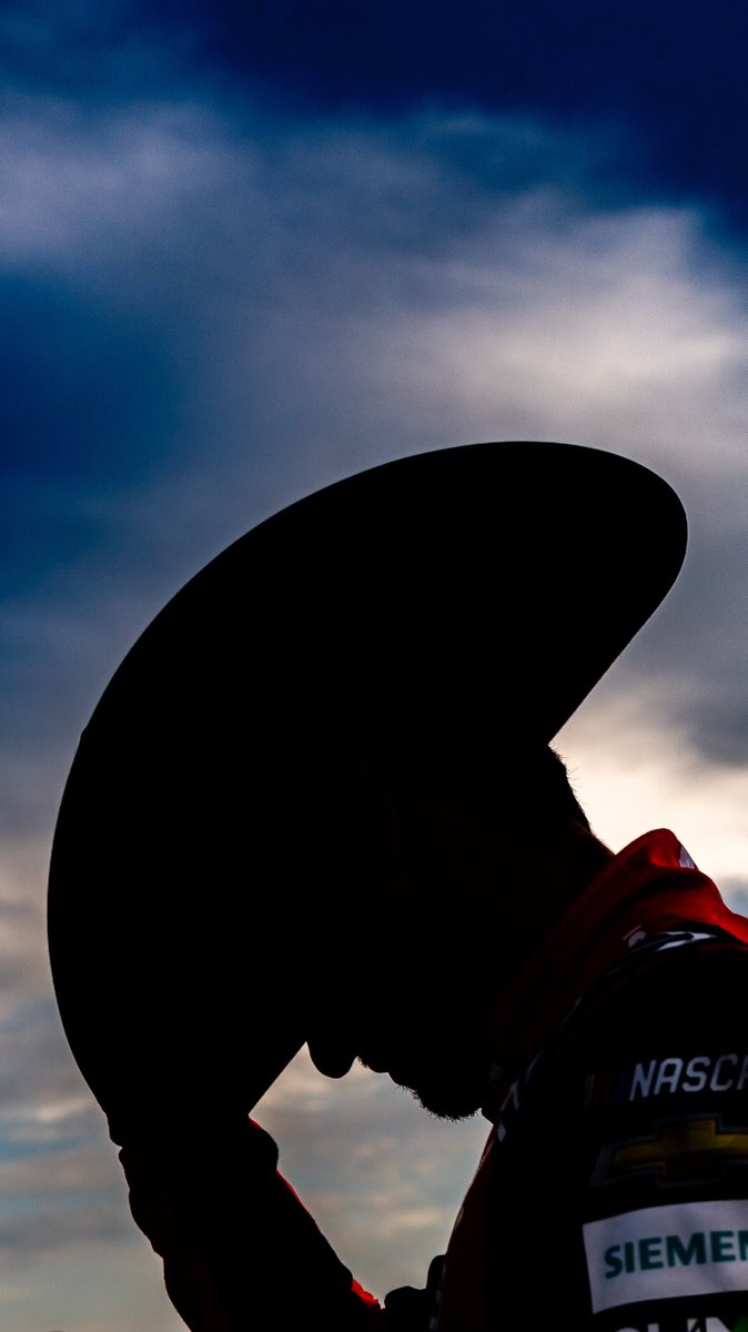 TeamHendrick's tweet photo. Riding off into the sunset. https://t.co/I0bOtDaVSq