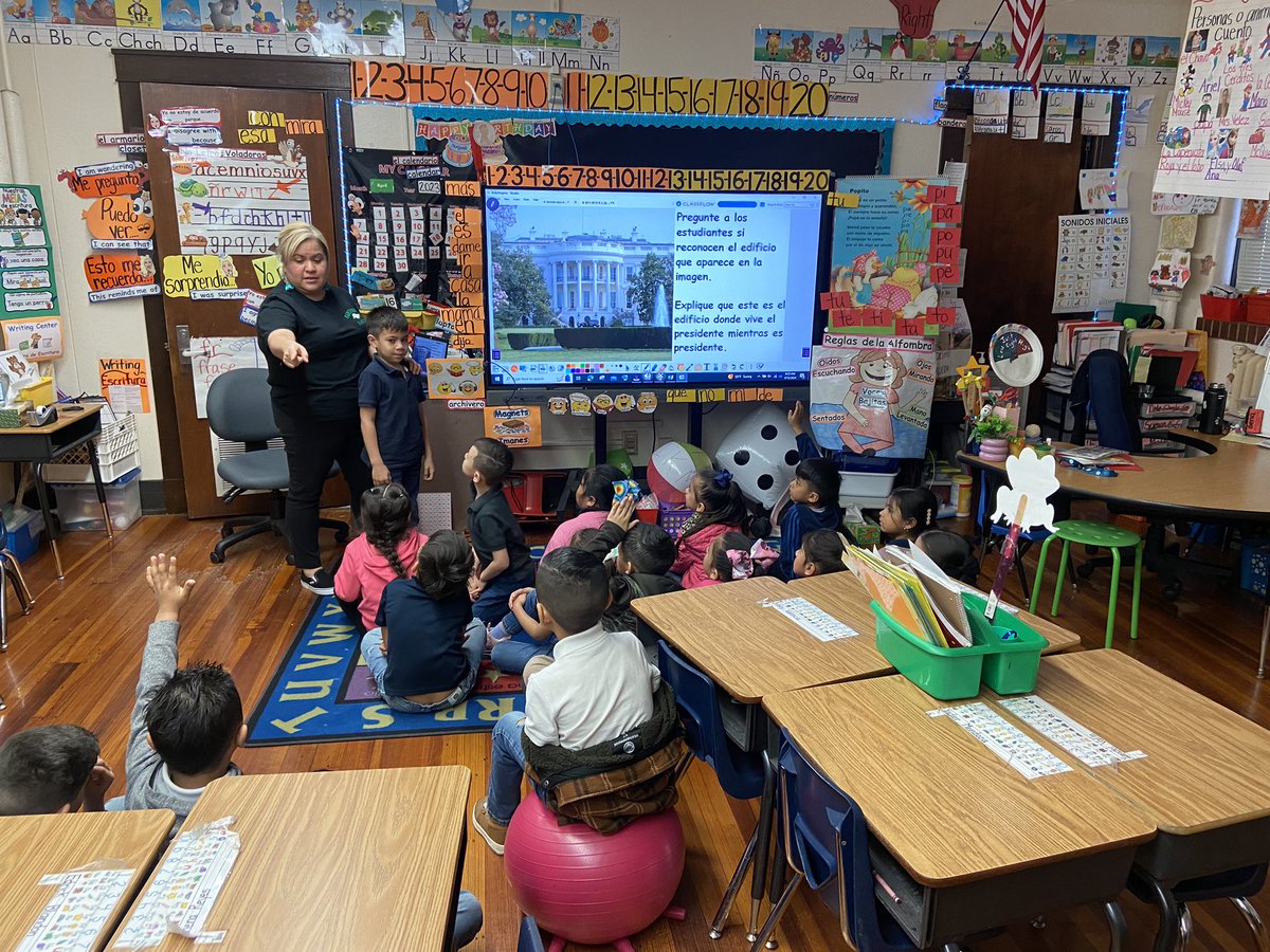 Carminia_Moreno's tweet photo. Had the privilege of watching Ms. Hernandez teach Friday! Students were engaged and there was so much student discourse! All students engaged in conversation, and kinder students speaking in COMPLETE sentences! I was in awe! @SamRosenFWISD #TOYFinalist  
Claro que se puede! 💜 https://t.co/1YTX2cnCBZ