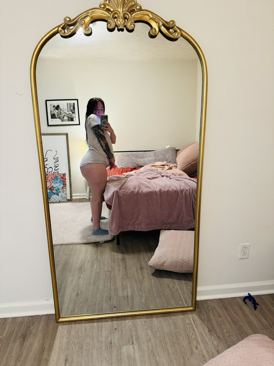 Mindya4986's tweet photo. RT if you like them thick 👉👈🥹 https://t.co/PJ6KFeehif