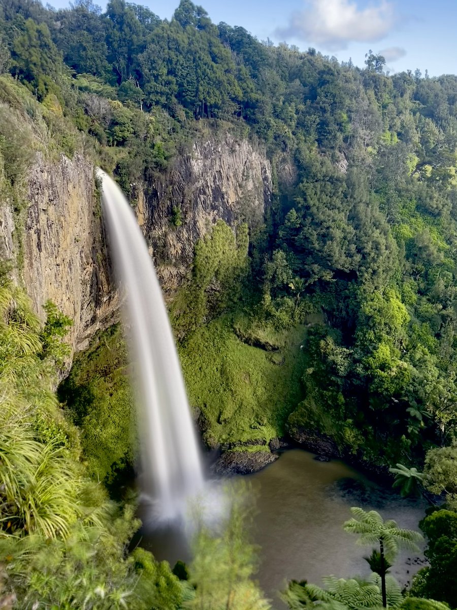 Finally made it to this gem of a spot. Well worth the trip 

#bridalveilfallsnz #waikatonz #nz #kiwipics #purenewzealand #purenz #hiking #hikingnz #hikingadventures #trampingnz #outdoors #outdooradventures #outdoorphotography