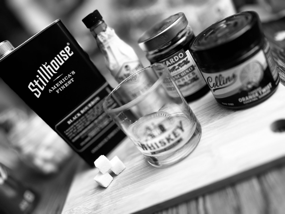 bigdaddyrincon's tweet image. #SundayFunday Old Fashioned’s with @KovandaKadin and @KristinRincon5  new pour this week. Has anyone heard of this. NGL purchased solely on bottle awesomeness. @execleadersip  @brbnclub @d_tao @mstlypcflbourbn @amyhaze01 @bourbonscript @bourbonpodcast1 #bourbon @STILLHOUSEUSA