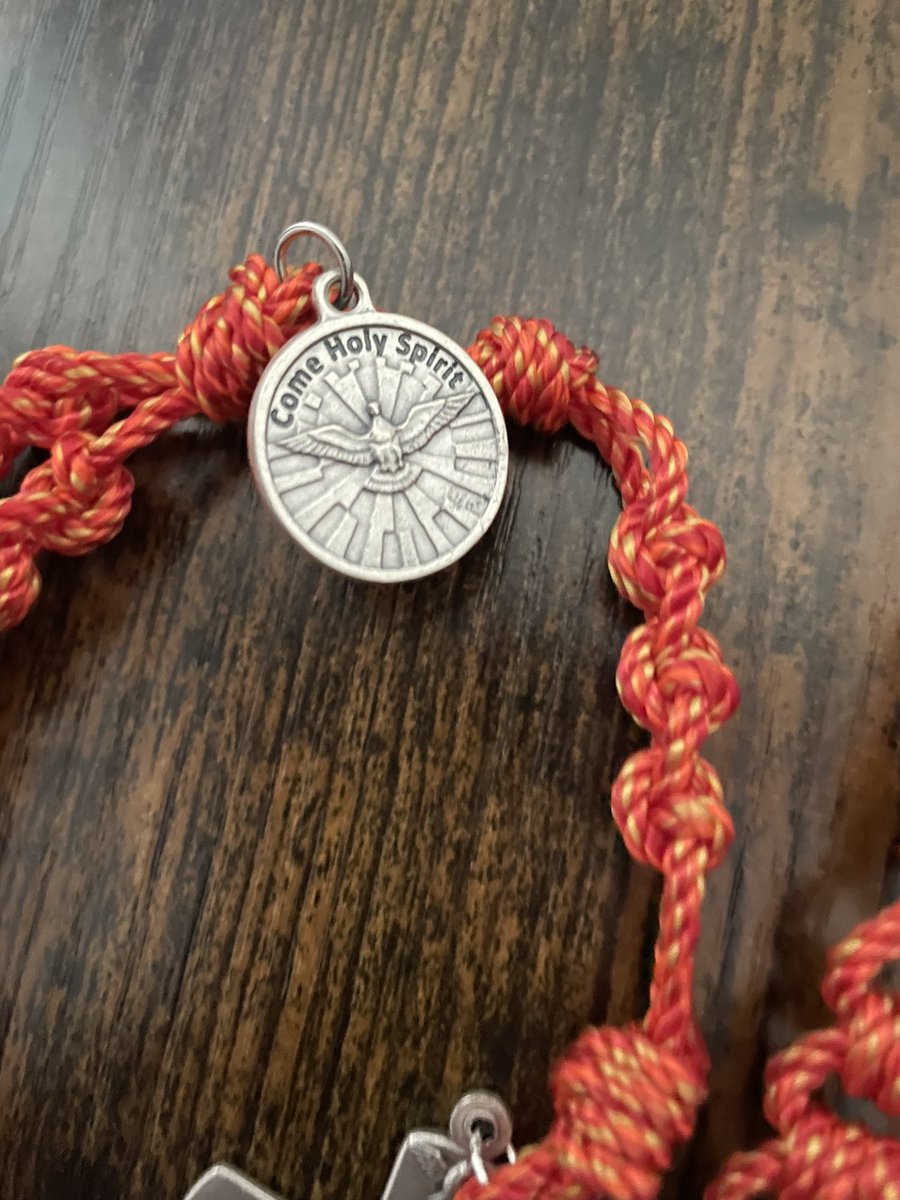 ladder_rosaries's tweet photo. New rosaries! #ComeHolySpirit #StPhotina
https://t.co/zu1axuU5CY https://t.co/KBteQO31H7