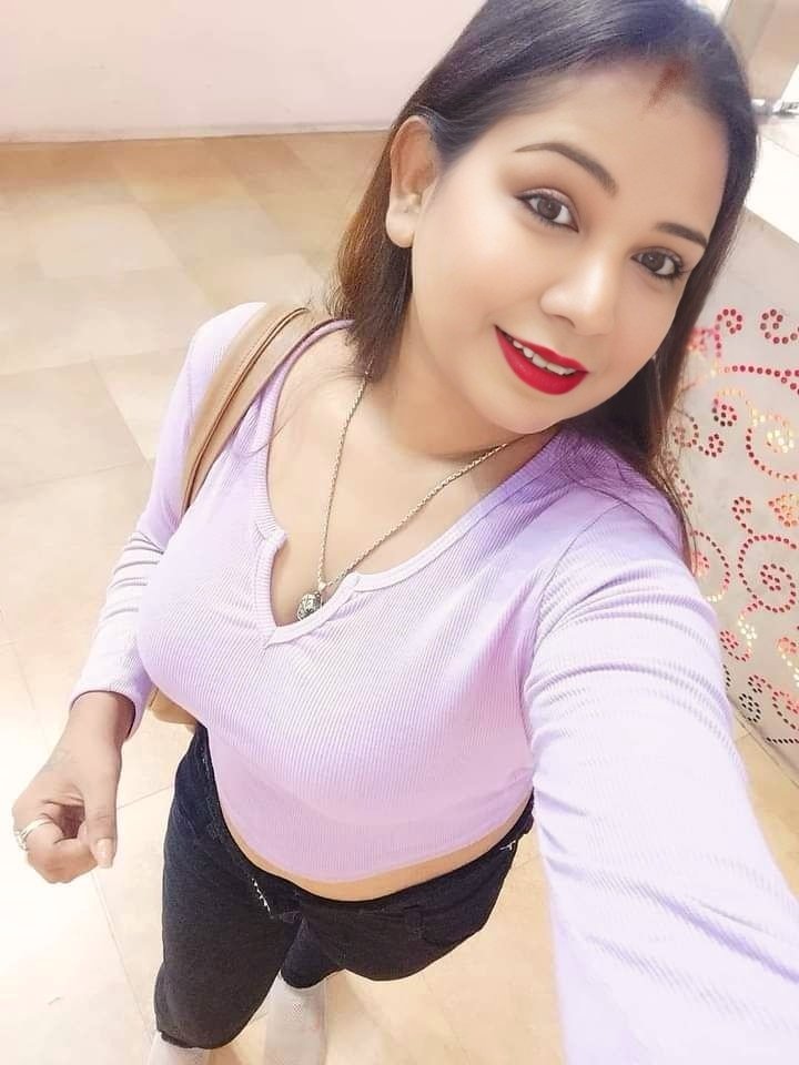 imonkeymagic's tweet photo. My Wife Harshita , a selfie to show you her love for her lovers https://t.co/oAJavJa94k