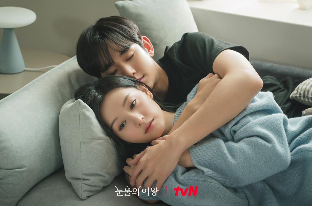 'Queen of Tears’ Smashes Previous Record as Its Viewer Ratings Surges Past 23% This Week pannative.blogspot.com/2024/04/tvn-qu… #QueenofTears #KimJiwon #KimSoohyun #눈물의여왕 #김지원 #김수현