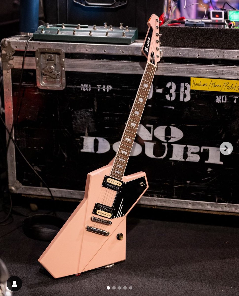 Cool shot of Tom Dumont’s Kauer Gripen guitar from No Doubt’s set at #Coachella 🎸 @kauerguitars