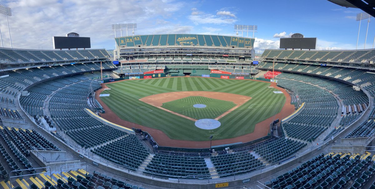 At a time when they have every reason to be upset/angry/miserable, I was struck by how friendly/upbeat/kind everyone who works here was all weekend. It saddens me to know this season is the end of the road for them. They deserve so much better. Farewell, and thank you, Oakland.