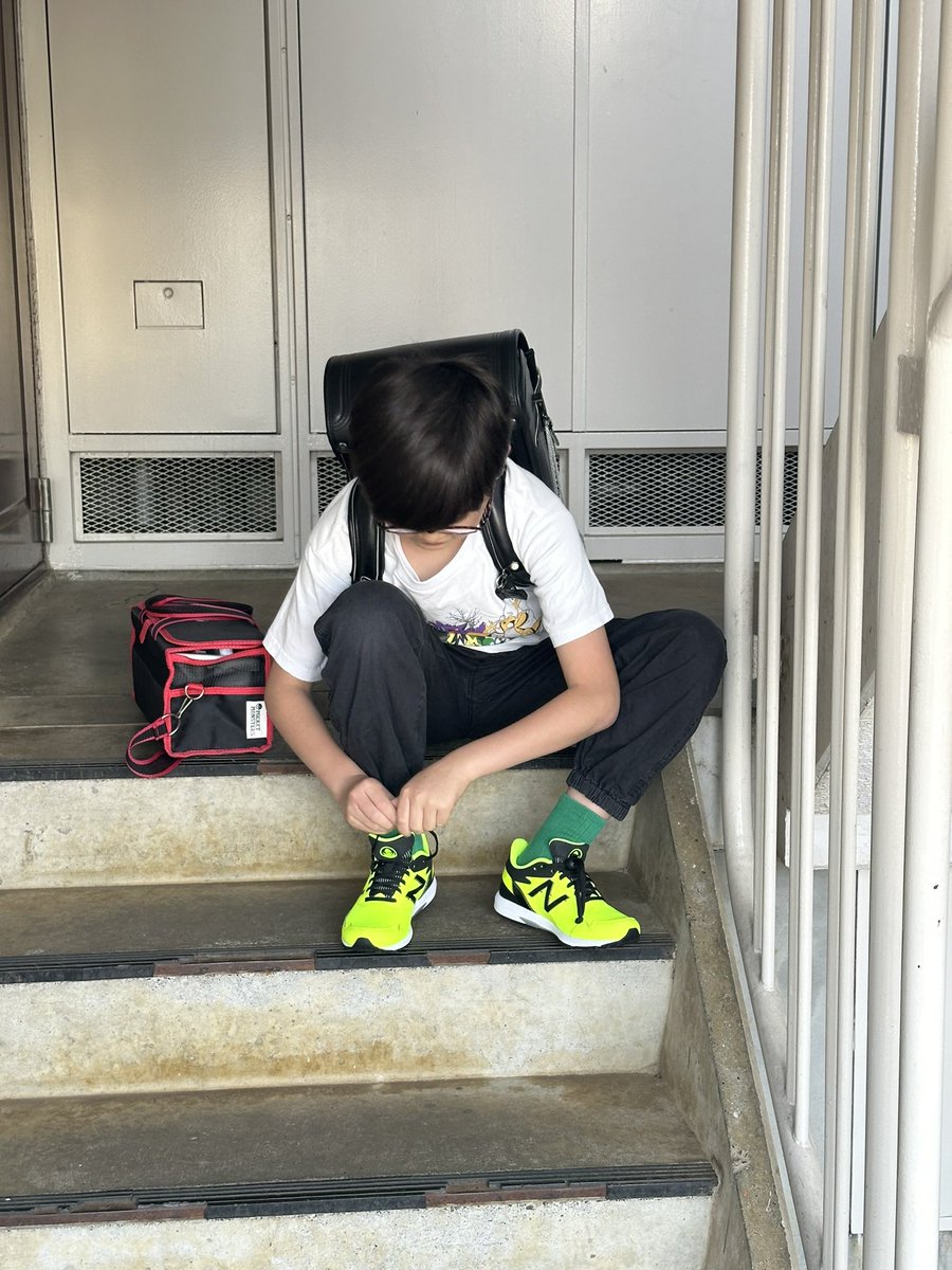 byron_ayf's tweet photo. おはようございます🌞
あしとくつにまつわるお悩み事を解決するお店、バイロンです。

息子から✖️が出て、20.5cmの紐のハンゾーにリサイズ。相変わらずフィットに厳しい。笑

東浩紀先生の訂正する力を発揮していきます。

#国分寺
#インソール
#シダス
#小学生の靴
#フィッティング
#訂正する力 https://t.co/SXdl2AIGGt