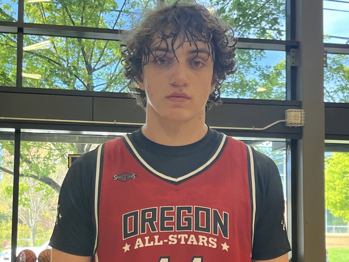 Leading the way for Oregon in scoring was @jadensteppe. The @MensTualatin senior and 6A Player of the Year finished with 22 points, which included 4 threes and 3 rim-rattling dunks.