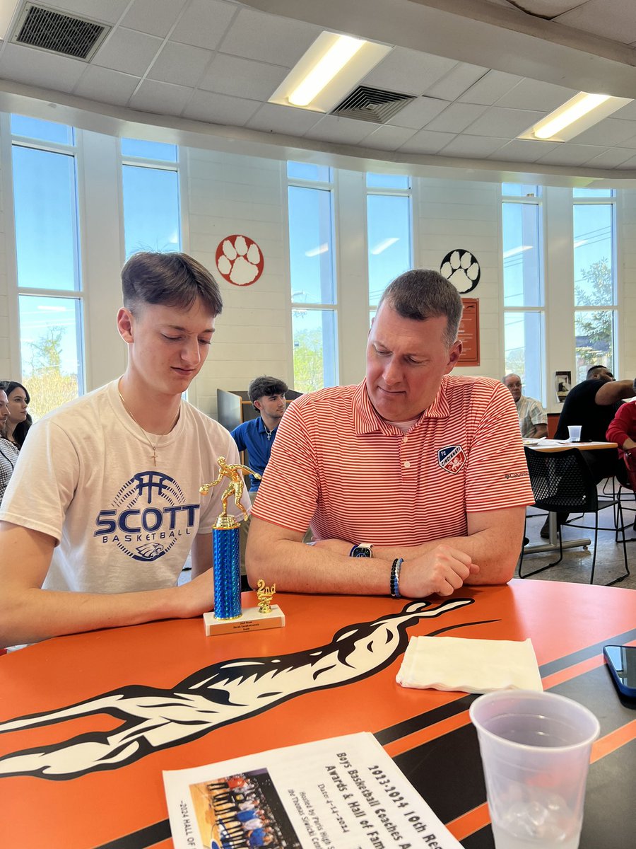 sansas31's tweet photo. Congratulations to Xarek Sarakatsannis Boy’s 10th Region Basketball Teams Awards @sarakatsannis @Scotteaglebball https://t.co/9svQM7J7P9