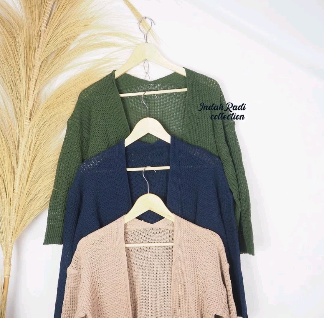 GyuSpSvt's tweet photo. Kalau ini aku dapet kado, dan udah 5 tahunan dipake tetep awet ya. Cuma namanya knit, dia agak molor sedikitt 🙏 bte aku pakai yang hijau 👍

💰 34.500

Link: https://t.co/jGkTUSjhPC https://t.co/oHVRjd9m1I