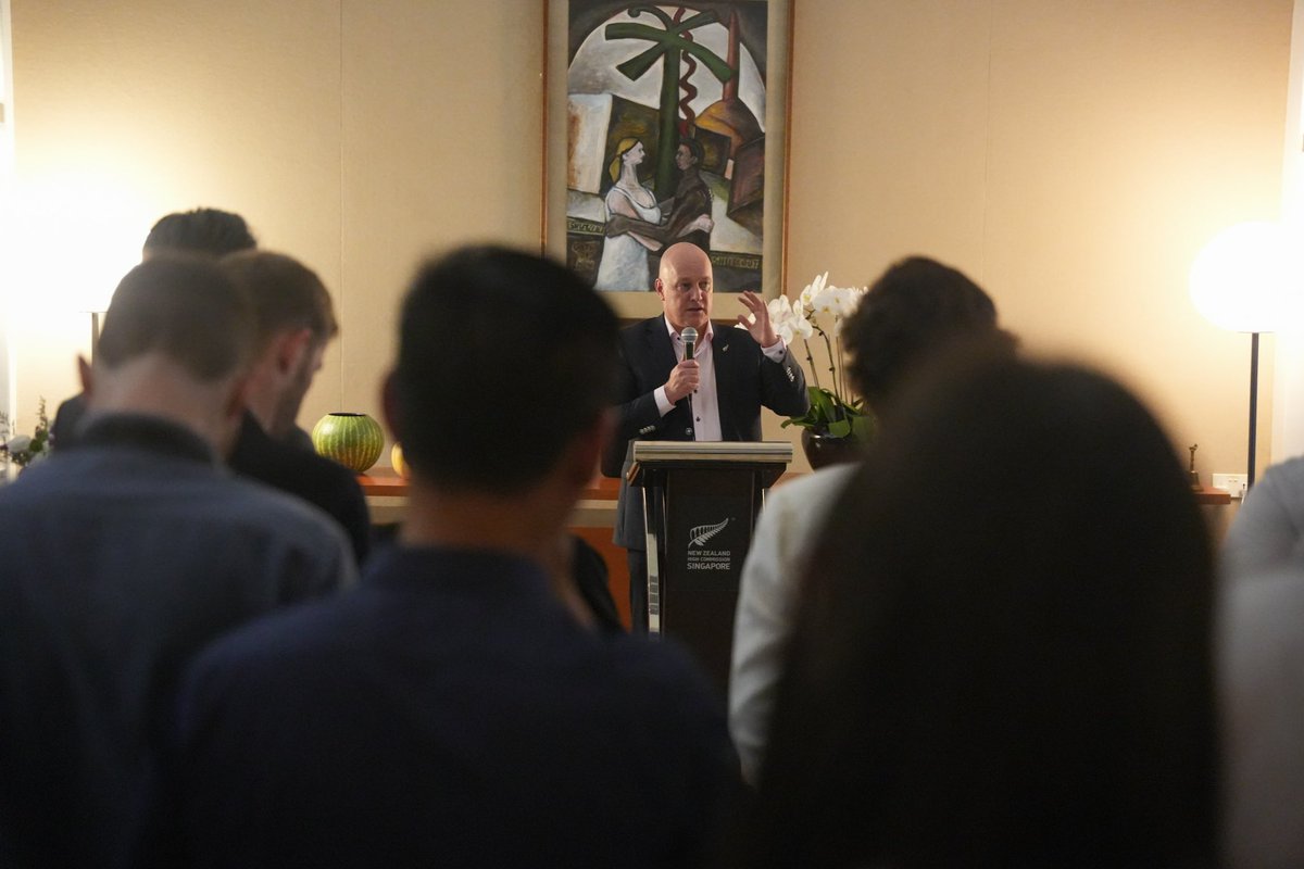 Prime Minster @chrisluxonmp’s mission to Southeast Asia kicked off with the delegation arriving in Singapore 🇸🇬 last night and officially welcomed by the New Zealand High Commissioner, Gabrielle Rush, at the Official Residence. #NZSEAMission2024 #NZ4SEA