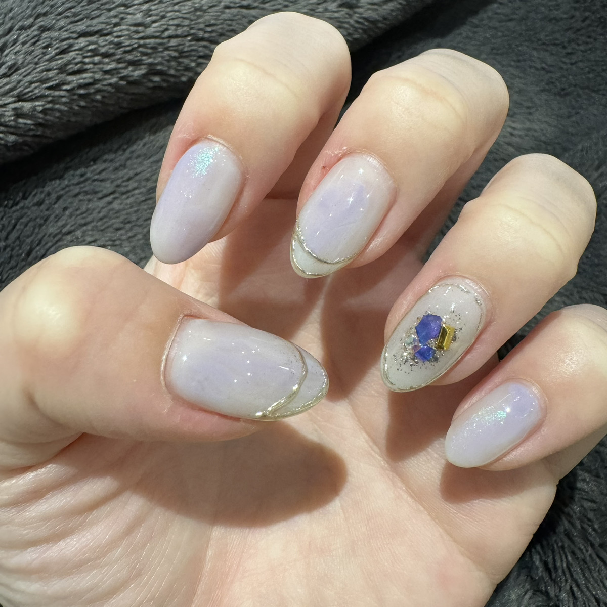 noa996_'s tweet photo. ニューネイル💅
ニュアンス×シェル×ミラーでアシ��メトリーカラーの好きなもの全部盛り込んだデザインにしてもらった🥰💜🩵
#のあネイル https://t.co/bln2Q71KnR