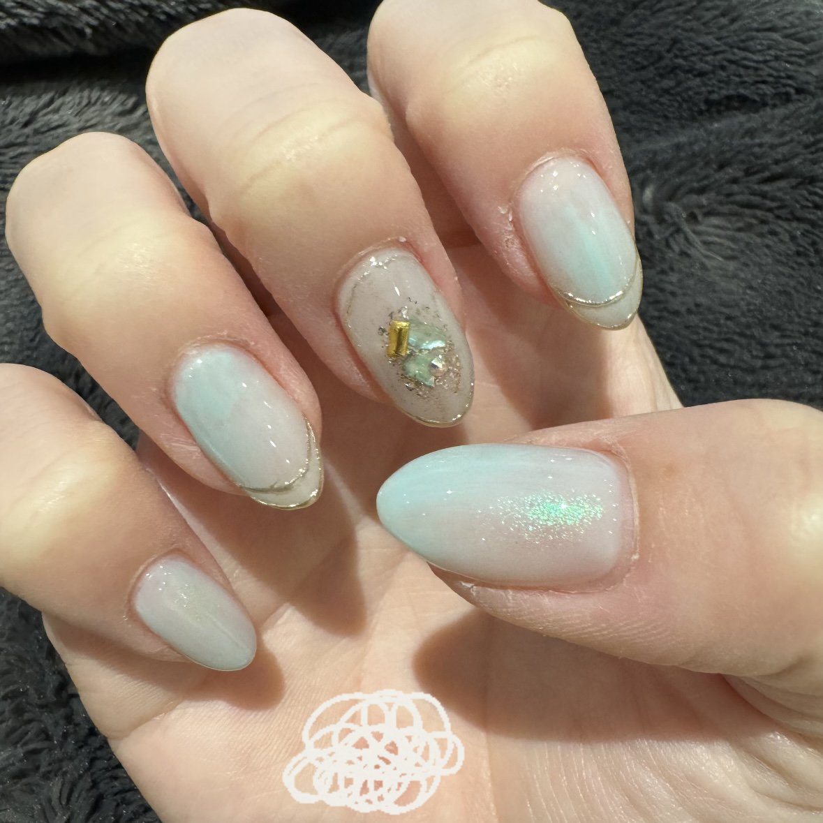noa996_'s tweet photo. ニューネイル💅
ニュアンス×シェル×ミラーでアシ��メトリーカラーの好きなもの全部盛り込んだデザインにしてもらった🥰💜🩵
#のあネイル https://t.co/bln2Q71KnR