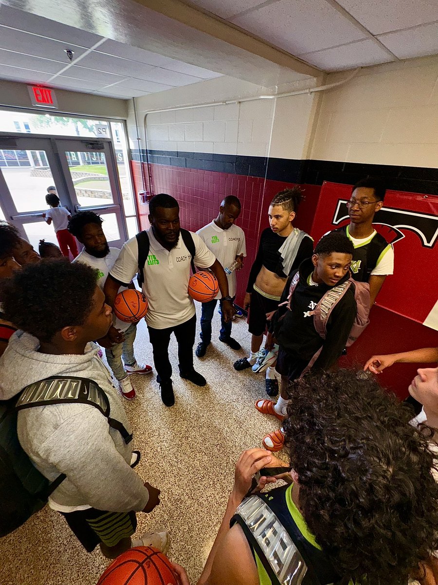 T2GElit3's tweet photo. Awesome Weekend Of Basketball! So Proud Of These Young Men… It’s Been A Long Journey, To Get Them Where They Are Now!!! Ttg On A Mission, Far From Complete!!! 4-0 On Prep Hoops Circuit 
, Leaving Our Mark.. Everywhere We Go, Every Court We Step On!!! Prep Hoops  💚Ttg💚Gang https://t.co/wVehBcQGWl