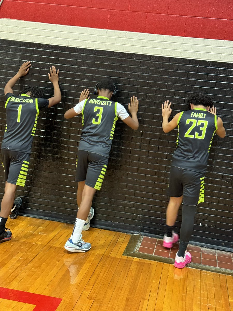 T2GElit3's tweet photo. Awesome Weekend Of Basketball! So Proud Of These Young Men… It’s Been A Long Journey, To Get Them Where They Are Now!!! Ttg On A Mission, Far From Complete!!! 4-0 On Prep Hoops Circuit 
, Leaving Our Mark.. Everywhere We Go, Every Court We Step On!!! Prep Hoops  💚Ttg💚Gang https://t.co/wVehBcQGWl