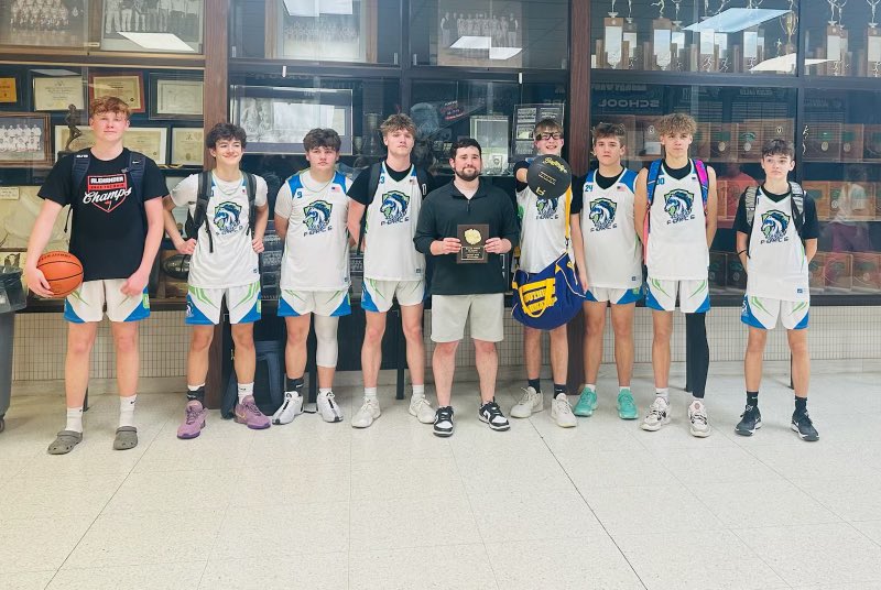 force_ohio's tweet photo. High school Ohio Force Hicks finishing up 2-2 this weekend. They walk out shoot out champs with a whole lot more season to play! #LocalBallers https://t.co/6OXndPUzxA