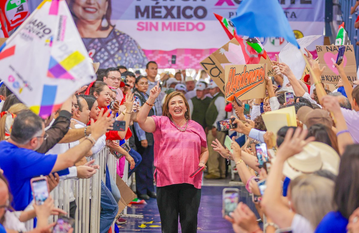 XochitlGalvez's tweet photo. Como Presidenta defenderé el agua y atenderé los problemas del campo que afectan a miles de agricultores.

Haré un proyecto integral para tecnificar el campo y que el agua se aproveche al máximo en los cultivos.

Vamos por un #MxSinMiedo a la sequía.

¡Gracias Camargo, Chihuahua!