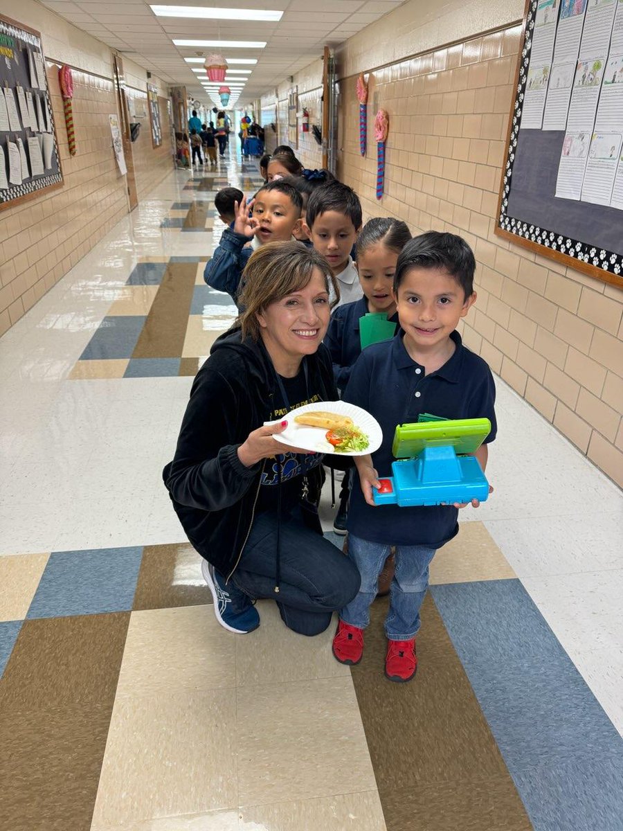 E_Alejandro152's tweet photo. Week of the Young Child 
LOVE our PreK Wildcats!
#HopeJoy https://t.co/DgvYU4KWNY
