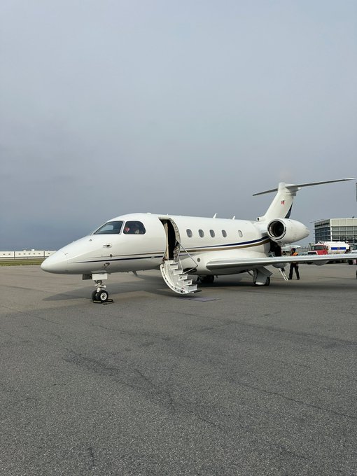 los angeles here i come for the week 🛫 https://t.co/aLLIWoyoZe