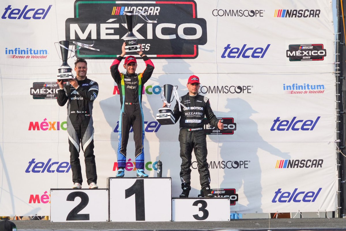 ¡Muchas felicidades @Rogerdriver! por volar hasta el segundo lugar y aterrizar en el podio de @NASCARMex en Tuxtla. 🥈
