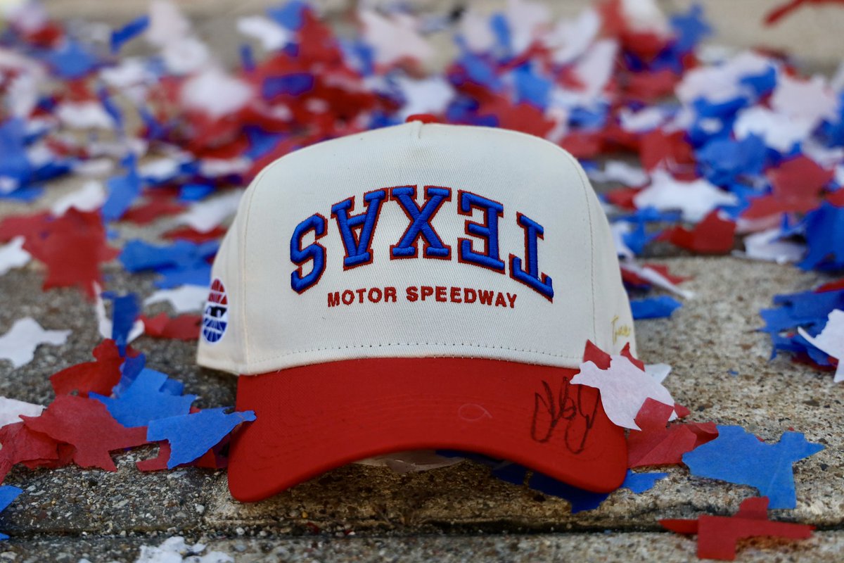 REPOST for your chance to win this signed Chase Elliott @TrueBrvnd hat. 🔁
*must be following @TXMotorSpeedway 

#AutotraderEchoPark400 | #NoLimits