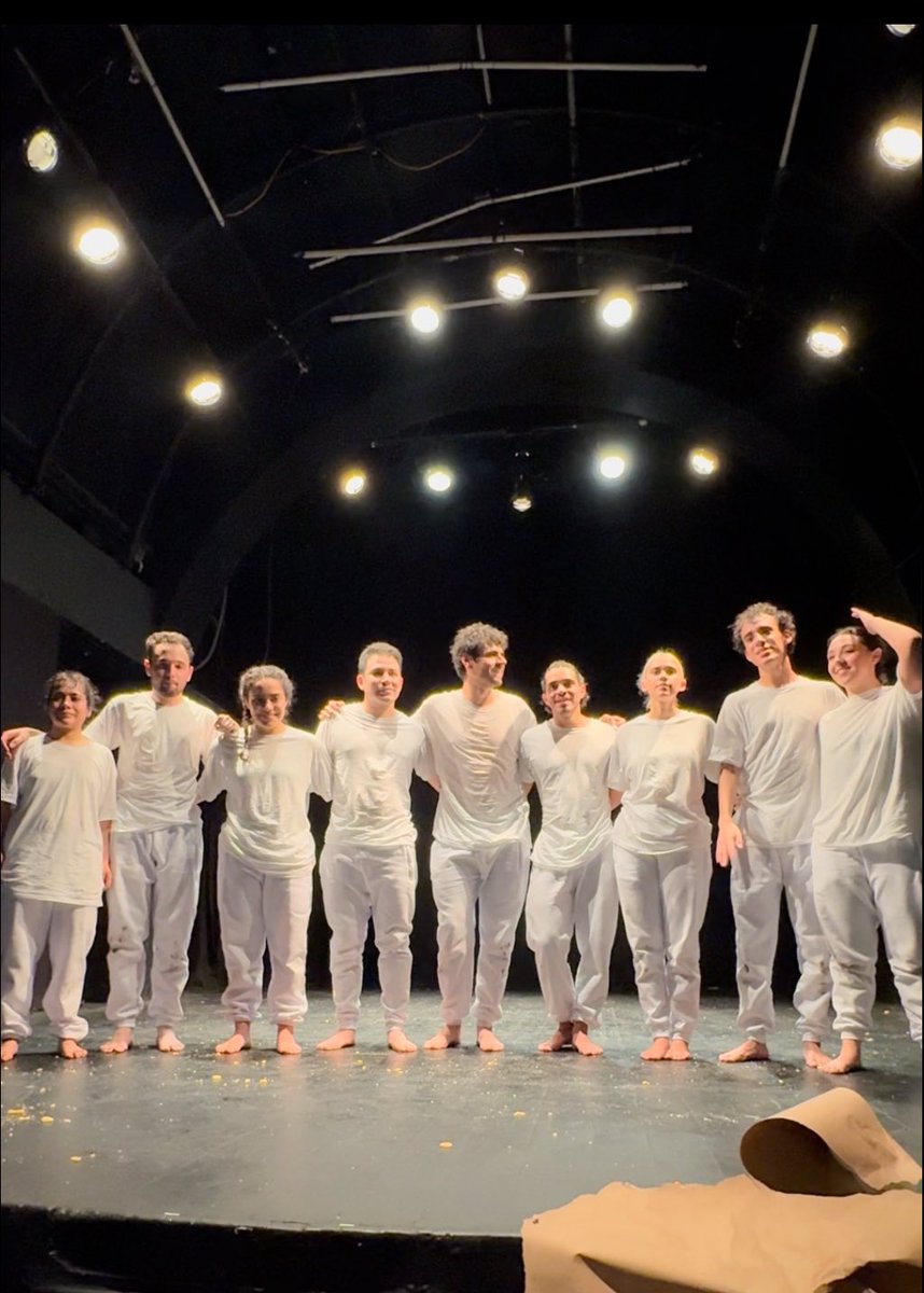 ElAquelarre_'s tweet photo. Si buscan “entrega” en el diccionario les sale @TeatroBestiario, que bárbaro Psicósis 4.48 en @LaCapillaTeatro 👏🏻👏🏻👏🏻👏🏻👏🏻👏🏻👏🏻👏🏻👏🏻👏🏻👏🏻👏🏻 https://t.co/bnsXW4CxHs