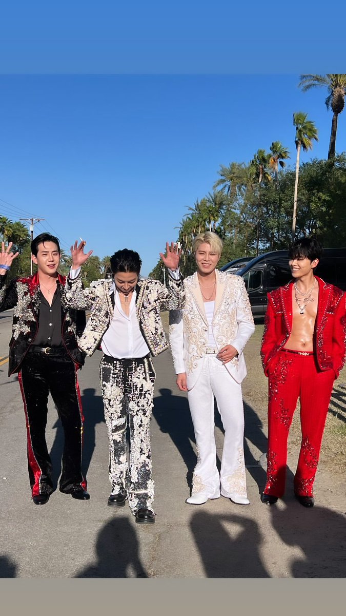 TheRoseGlobal's tweet photo. 240414 #TheRose pre Coachella performance (danl_ee) 
#더로즈 #RoseChella https://t.co/EJsqQKhlmG
