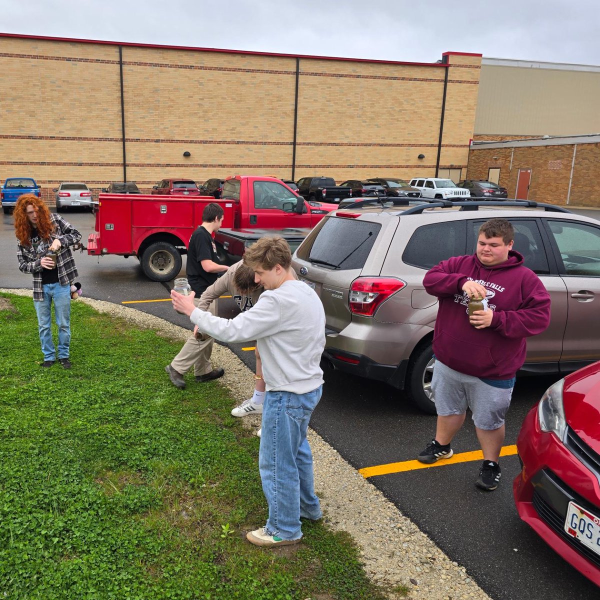 Forestry & Environmental Studies students learning by taking soil samples to test soil and improve the health of lawn, garden, or landscaping. #kentriderpride @kentschools @THSCounselors @CFHS_Counseling @WoodridgeWHS @hudsonohschools @SMFHScounseling @SMFSchools @sixdistrictCTE