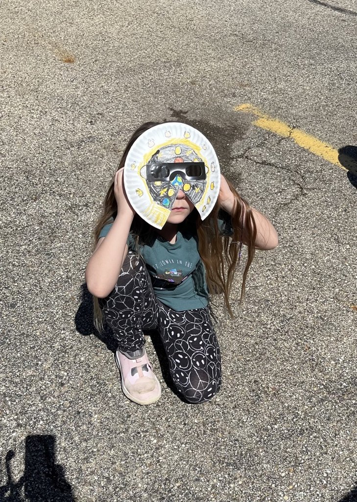BVNPrincipal's tweet photo. Ms. Davis's 1st graders loved learning about the eclipse!! What a great experience for all of us!! 🌖 https://t.co/Fb3Az7TljZ
