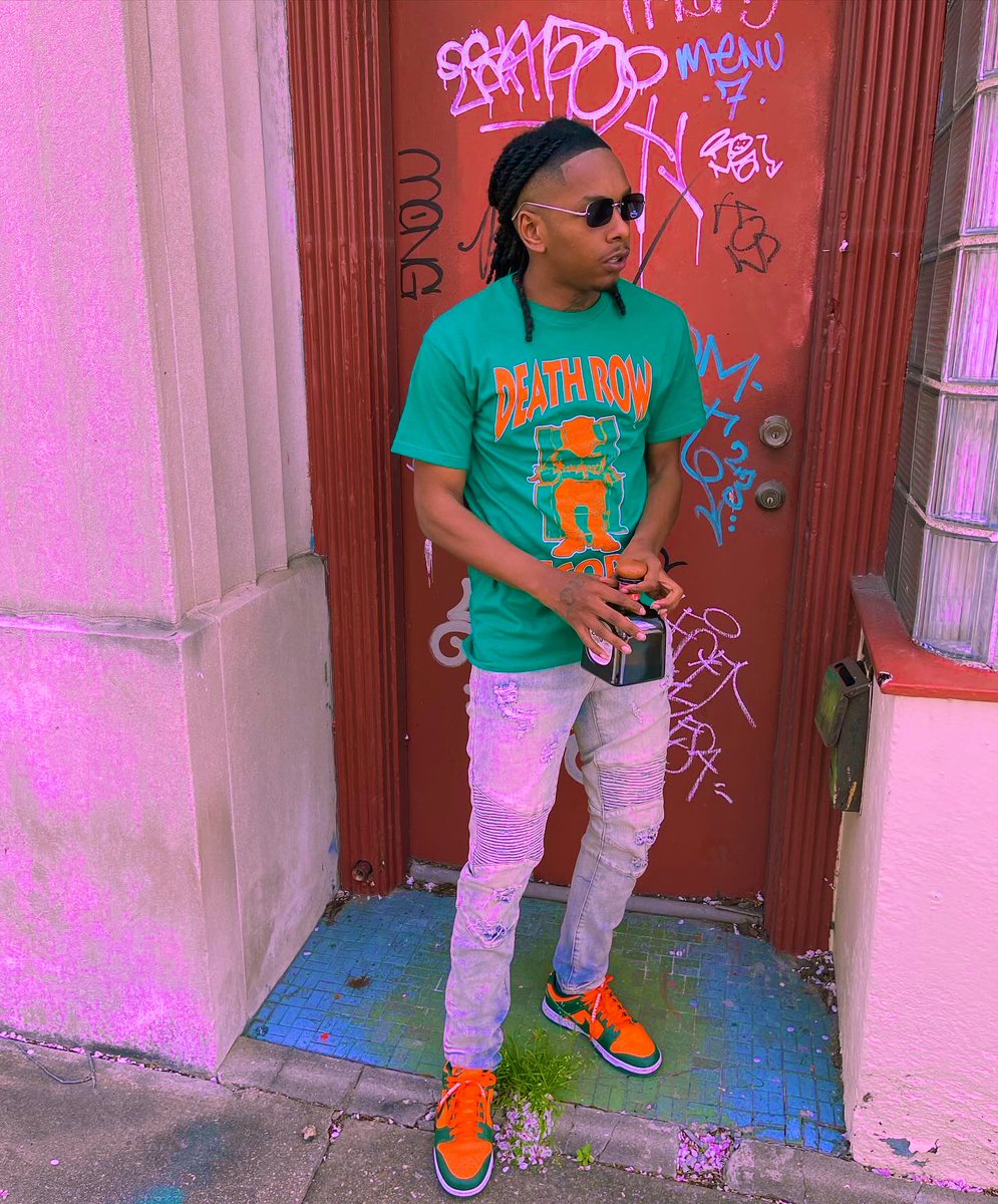 Fastlifebabies's tweet photo. “Gettin Money Servin Glee “ https://t.co/1Mvp0jx1qB