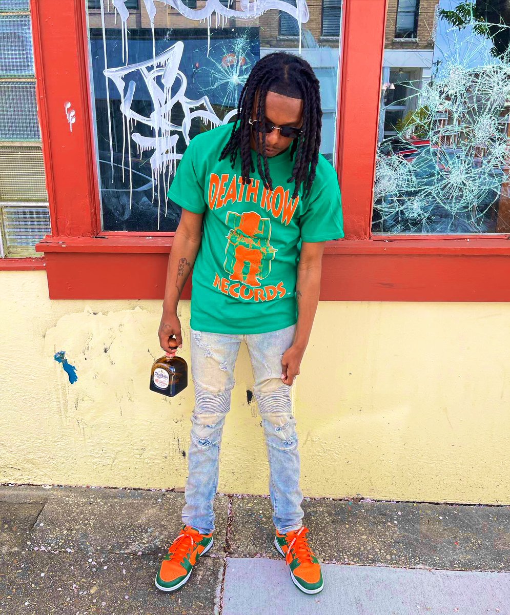 Fastlifebabies's tweet photo. “Gettin Money Servin Glee “ https://t.co/1Mvp0jx1qB