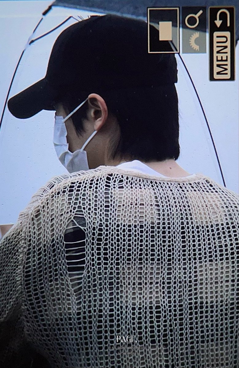 แจฮยอนก้อมาส่งพี่แทยง เมื่อวานชีมีงานเลยไม่ได้กินข้าวเย็นด้วย แต่วันนี้ก็รีบมาส่งเลย อ้ยยย น่ารัก พี่ชายที่คอยเลี้ยงแจฮยอนมาตลอดกำลังจะเข้ากรม 🥹