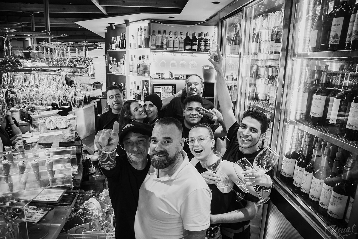 bareltoloño (@bareltolono) on Twitter photo Parte del equipo Toloño
¡¡A por la semana cuadrilla!!
#toloño #bartoloño #equipo #team #familia #VitoriaGasteiz #lacuesta Parte del equipo Toloño
¡¡A por la semana cuadrilla!!
#toloño #bartoloño #equipo #team #familia #VitoriaGasteiz #lacuesta