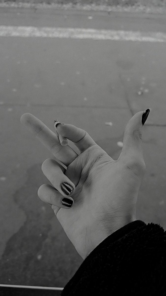 Herrin_Jana_4's tweet photo. Montag morgen heißt neue kippen dürfen übernommen werden🖕🏽💋 https://t.co/TDcyX13oMh
