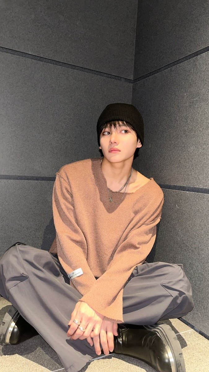24kumi_trainee's tweet photo. 髪の毛が逃げていきました 👋
Photo by 🦭
#GAKU #24kumi #24組 #Greport https://t.co/M83pUUlGL2