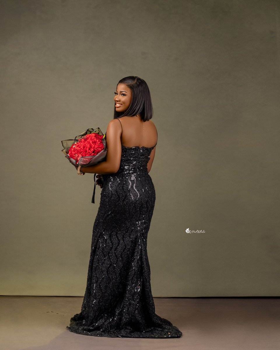 _temi__dayo's tweet photo. HAPPY BIRTHDAY TO ME🎂❤️

Grateful for every single thing🙏🎉 https://t.co/ULvcabHe8r