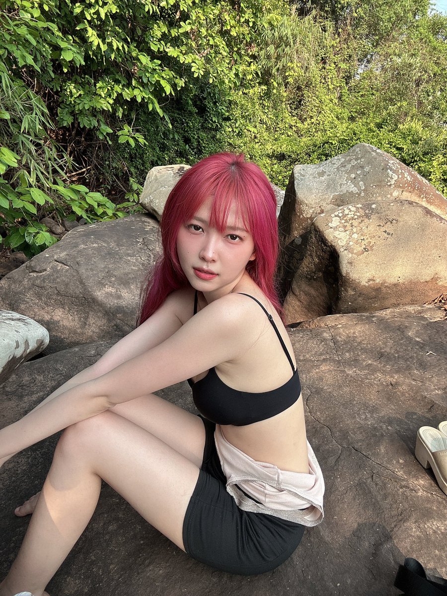 Kimmyyoy1's tweet photo. สงกรานต์เอาน้ำใสนะไม่เอาน้ำขาว💦🩵🤍🩷💜💦💦 https://t.co/ZQzD7rrN4N
