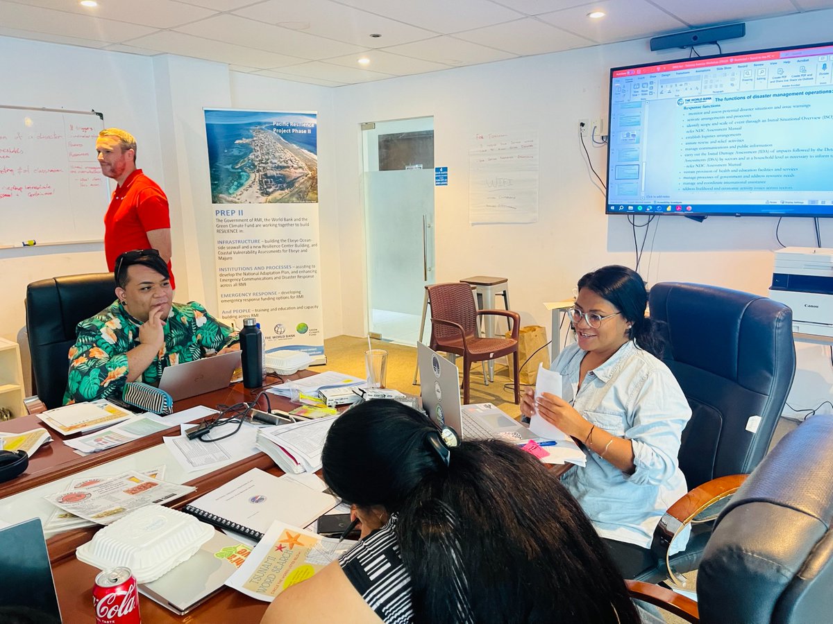 IOMMicronesia's tweet image. Our recent #DisasterSimulation exercise brought together key 1st responder agencies to test 🇲🇭’s emergency preparedness plan and capacities to respond to tsunamis and other rapid onset disasters.
Big thanks to #NDMO for the collaboration and @USAID for their invaluable support!