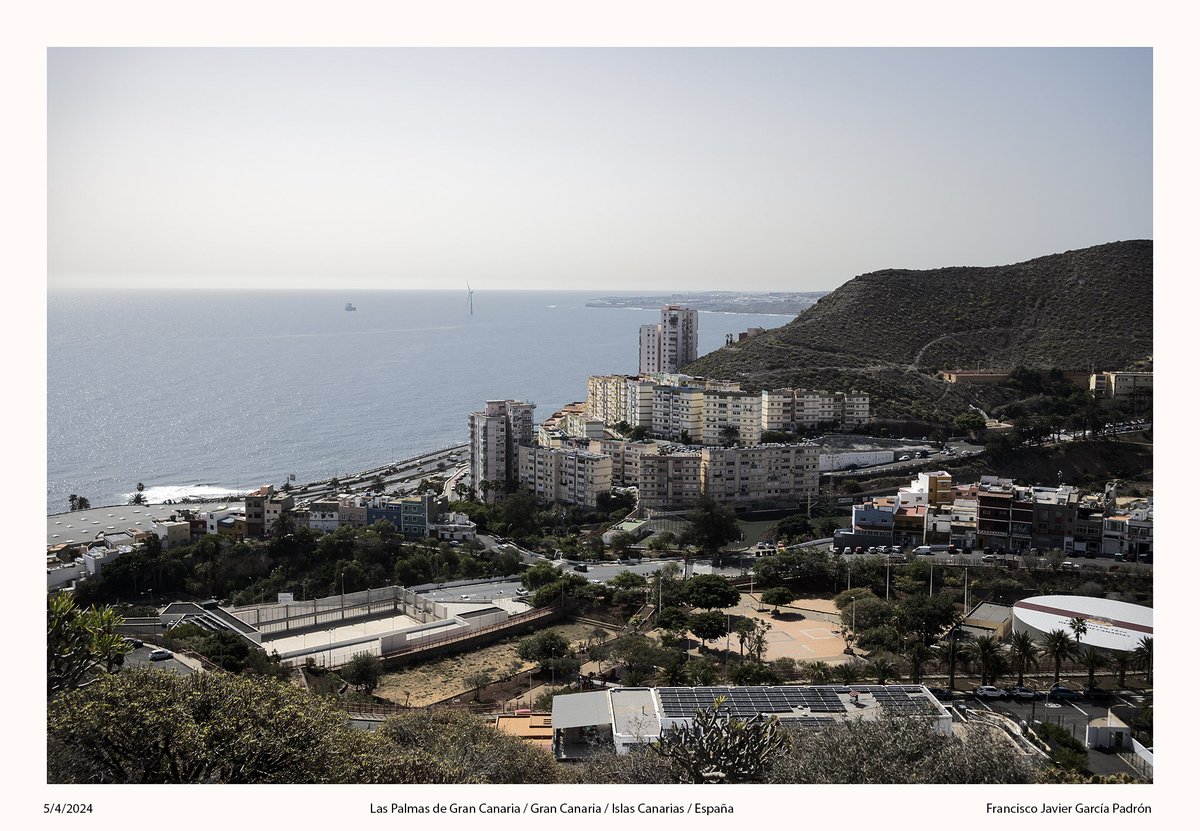 #BuenosDías #FotografíaPaisaje #Edificios #Costa #Montañas #Océano #Cielo #LasPalmasdeGranCanaria #GranCanaria #IslasCanarias #España