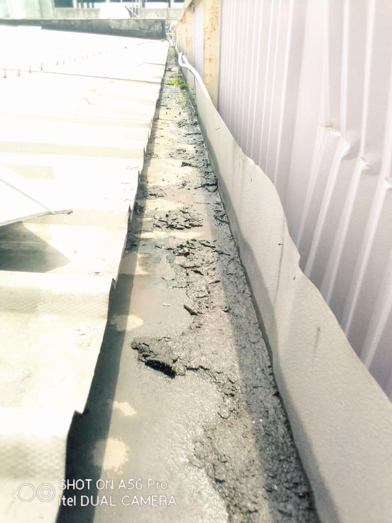 Construction Waterproofing Expert Tips 💧

Dear Building Owners,

Clogged gutters can lead to major water damage - here's how to prevent it:

When gutters are full of leaves and debris, rainwater will back up and soak into the fascia where the gutter is attached. This causes the