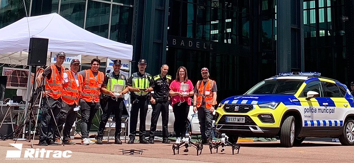 RitracInternat_'s tweet photo. Condecorados por la Policía Municipal de Sabadell por nuestra intervención con sistemas aéreos no tripulados durante la celebración del 150 aniversario de este cuerpo policial.

uas@ritrac.eu https://t.co/oj4TBf5IEr