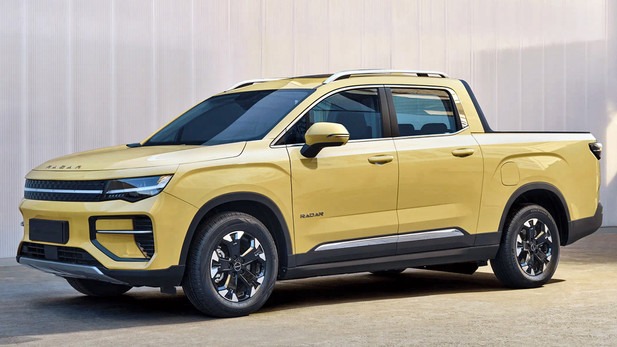 Rumours of Geely’s possible return to SA gather pace with the Chinese giant having applied to trademark as many as 4 sub-brands locally, including the Riddara marque… Is the Riddara RD6 electric bakkie on the cards? Details here: bit.ly/GeelyRiddara