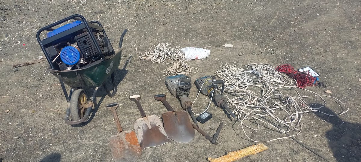 #sapsLIM Multi-disciplinary forces through disruptive high-density Operation Vala Umgodi continues to clamp down on #IllegalMining. 16 Suspects were arrested over the weekend for a variety of charges, including illegal mining, possession of illicit cigarettes and contravention