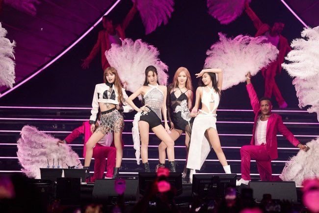 kchartsmaster's tweet photo. .@TimesNow ranks K-pop performances at Coachella, best to worst:

1. BLACKPINK (2023)
2. ATEEZ
3. 2NE1
4. BLACKPINK (2019)
5. aespa
6. LE SSERAFIM https://t.co/ZX6l8FAnVq