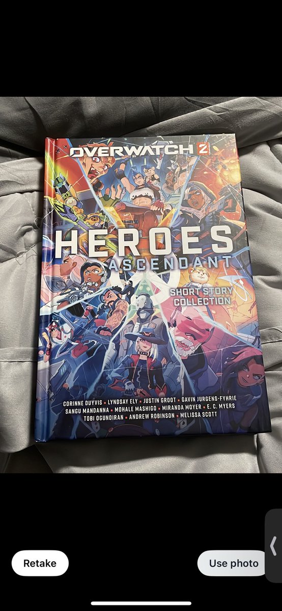 ChaosLop's tweet photo. AJDBAOVSOAJAHOAHDISJAOOA ITS HERE MY COPY JS HERE AND IM READING IT AND ITS AMAZING AND I LOVE SYMMETRA SO MUCH SHES SO AMAZING https://t.co/Hc24bF52qh