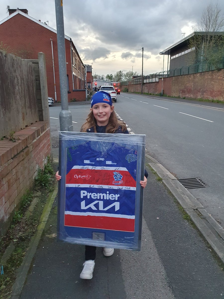 I'm just a kid walking round Oldham showing my love for @RochdaleHornets